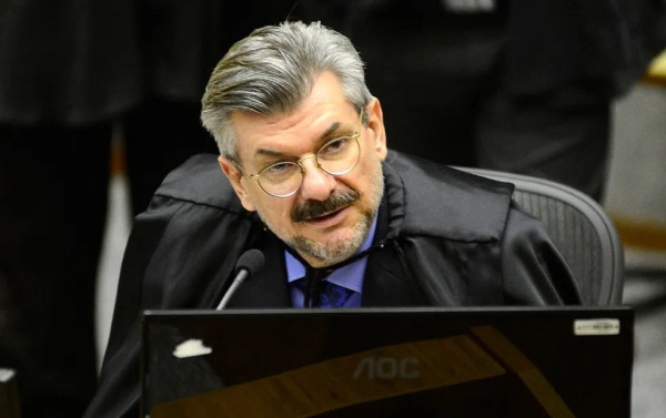 Marco Buzzi poder&aacute; ser primeiro ministro do Judici&aacute;rio demitido