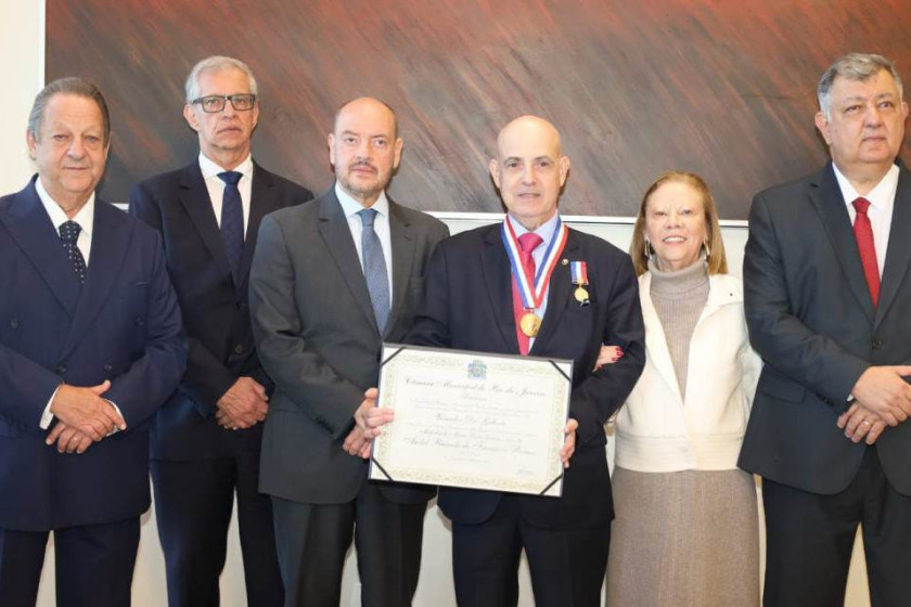 Desembargador Andr&eacute; Ricardo de Franciscis Ramos recebe Medalha Pedro Ernesto