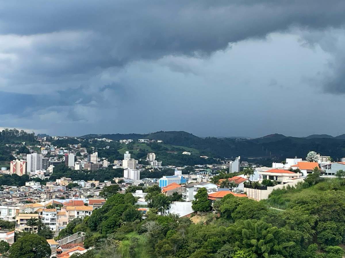 Defesas Civis emitem estado de aten&ccedil;&atilde;o aos ventos