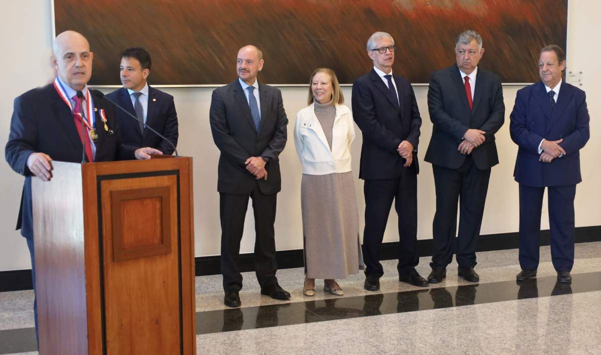 O homenageado com a medalha Pedro Ernesto, desembargador André Franciscis