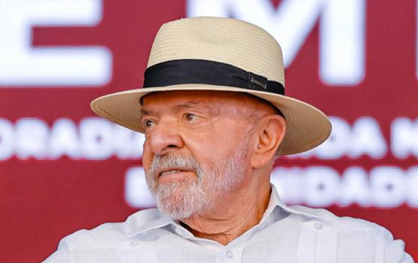 Lula muda o tom, chama Trump de "amigo" e diz que tarifa&ccedil;o foi engano