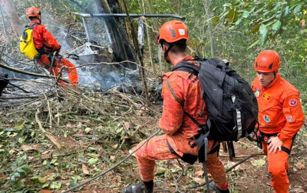 Queda de helic&oacute;ptero na Zona Sul do Rio de Janeiro mata quatro pessoas