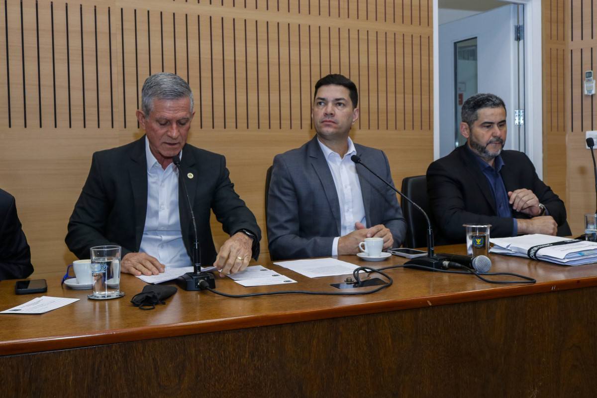 C&acirc;mara vota obrigatoriedade de focinheira para c&atilde;es de grande porte; especialista aponta lacunas no projeto