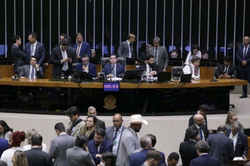 Congresso em esfor&ccedil;o concentrado em semana de com&iacute;cios