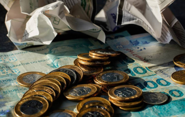 Manuten&ccedil;&atilde;o do ciclo de queda na Selic aquece o mercado
