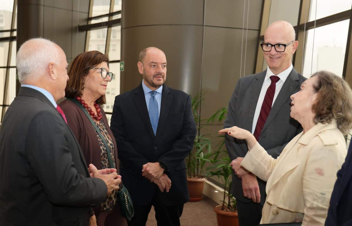 Os desembargadores Cláudio Dell orto, Andrea Pacha, Ricardo Couto, Fernando Chagas com a ministra Nancy Andrighi