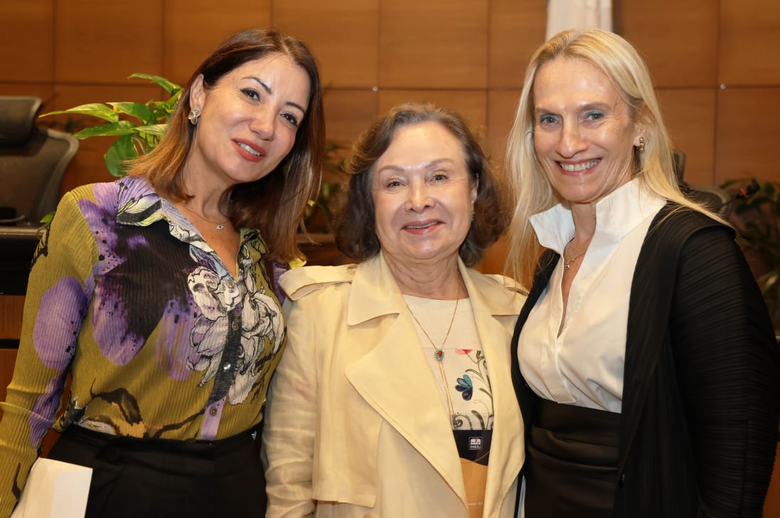 A ministra Nancy Andrighi com as desembargadoras Adriana Ramos de Mello e Cristina Tereza Gaulia