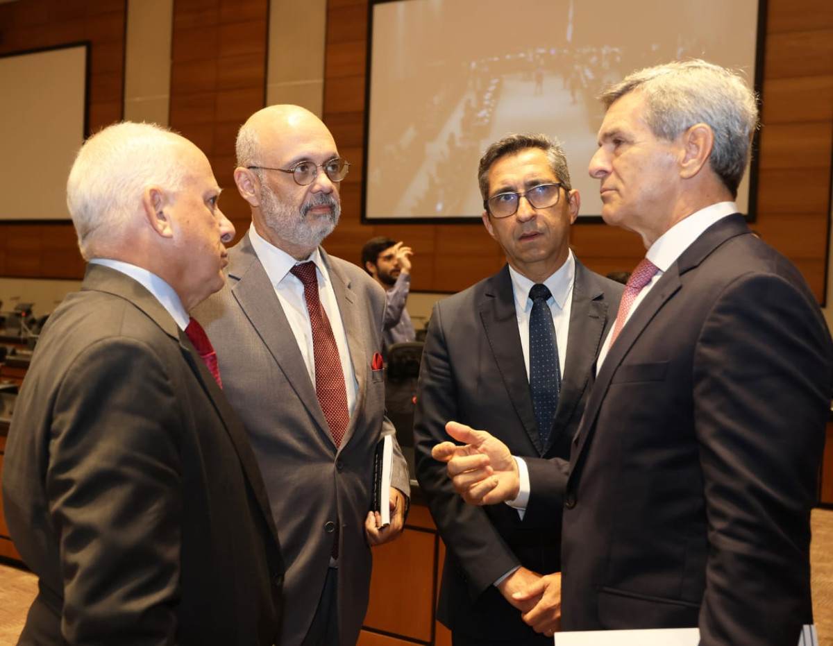 Os desembargadores Cláudio Dell orto, Alexandre Câmara e Cesar Cury com o ministro Marco Aurélio Bellizze