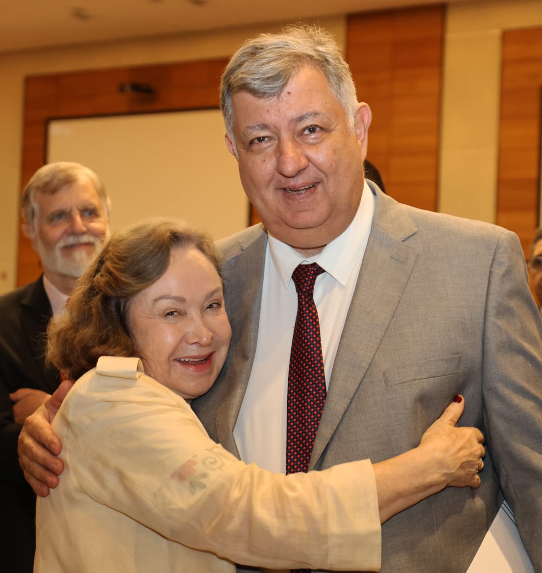 A ministra Nancy Andrighi com o desembargador Cláudio Brandão