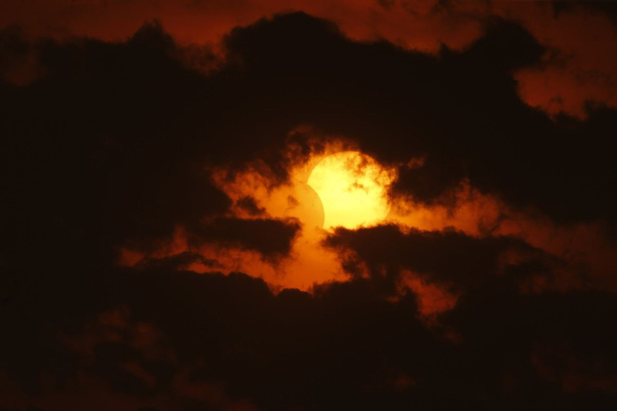 Brasileiros poder&atilde;o ver eclipse solar online