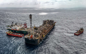 Petroleiros pedem Petrobras mais estatal e menor repasse