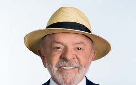 Lula resolve posar de chap&eacute;u para urna e aliados temem problemas
