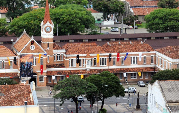Esta&ccedil;&atilde;o Cultura: rodovias silenciaram lentamente as ferrovias