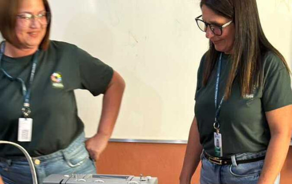 Parceria leva oficina de costura para a comunidade rural de L&iacute;dice