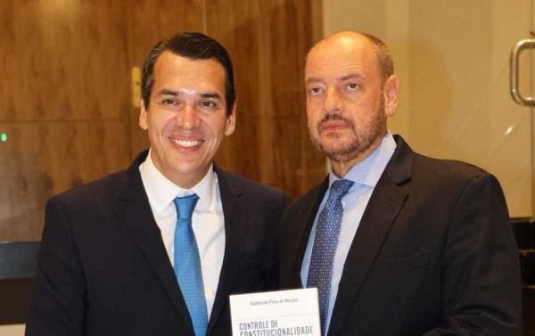 Desembargador Guilherme Pena de Moraes lan&ccedil;a livro sobre Controle de Constitucionalidade