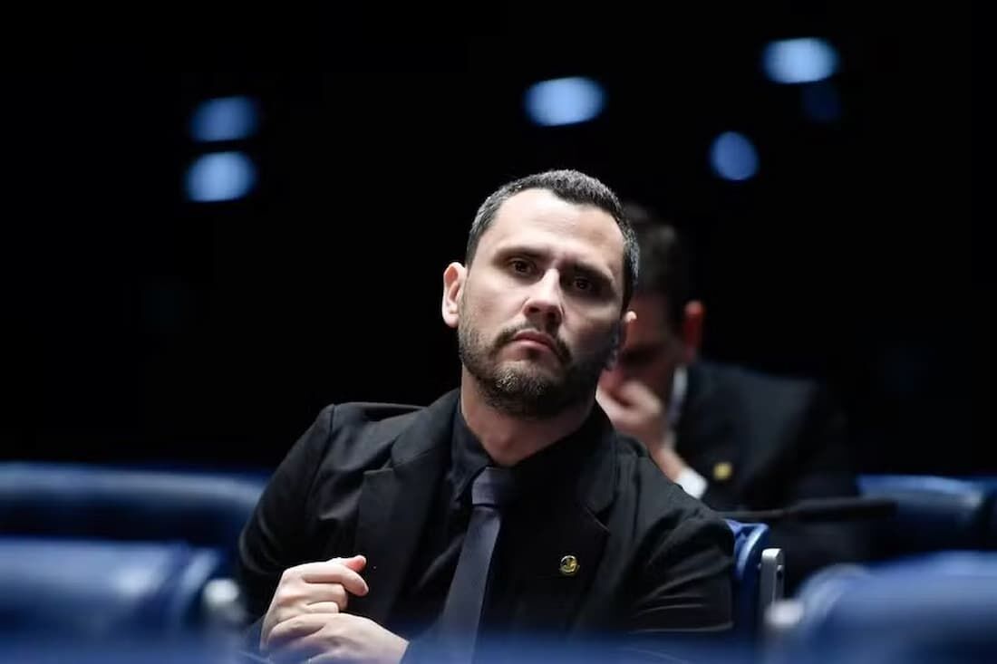 Cleitinho entre Lula e Fl&aacute;vio Bolsonaro: "neutralidade"