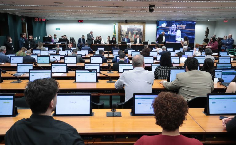 CCJ da C&acirc;mara vota projetos de deputados de SP nesta quarta‑feira