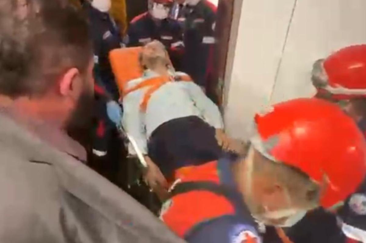 L&iacute;der do PT &eacute; hospitalizado ap&oacute;s desmaio durante reuni&atilde;o na C&acirc;mara