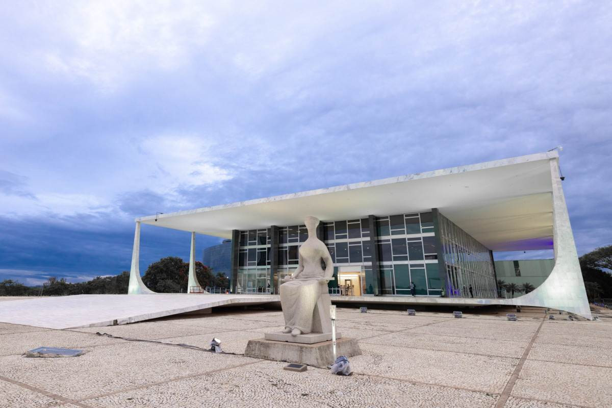STF manda suspender pagamentos acima do teto e cobra devolu&ccedil;&atilde;o