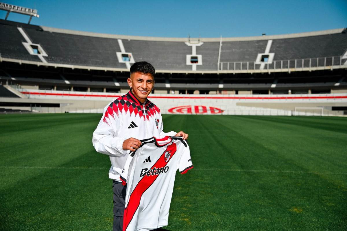 Thiago Almada justifica ida ao River Plate