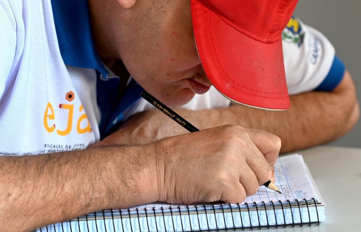 Campinas mant&eacute;m inscri&ccedil;&otilde;es abertas na EJA para jovens e adultos