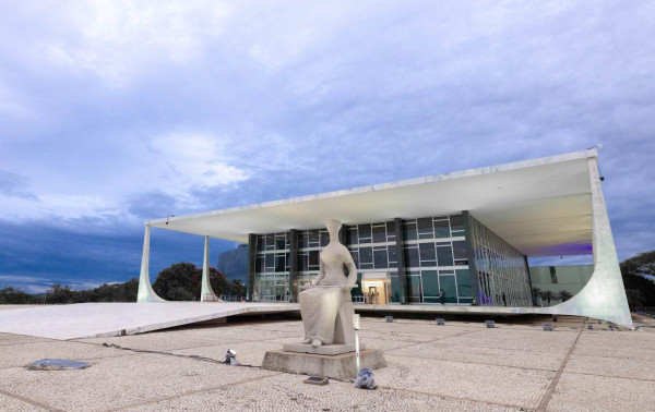STF manda suspender pagamentos acima do teto e cobra devolu&ccedil;&atilde;o