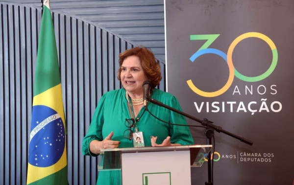 BRASILIANAS | C&acirc;mara dos Deputados celebra 30 anos da Visita&ccedil;&atilde;o Institucional e reconhece profissionais que marcaram o programa de Turismo C&iacute;vico