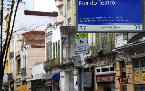Rio entrega chaves de im&oacute;veis hist&oacute;ricos do Reviver Centro