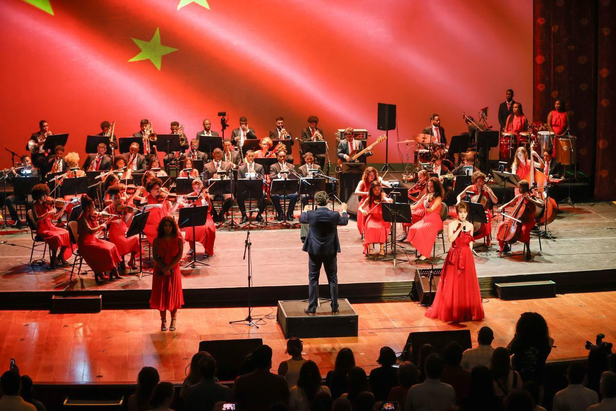 Orquestra Forte de Copacabana em mandarim