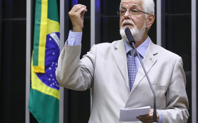 Projeto prev&ecirc; sal&aacute;rio a trabalhador que n&atilde;o pode voltar ao trabalho ap&oacute;s alta do INSS