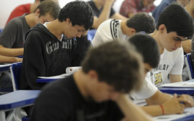Cursinhos populares ampliam oportunidades para o Enem