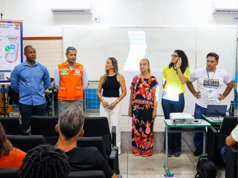 Defesa Civil de Angra leva preven&ccedil;&atilde;o e capacita&ccedil;&atilde;o aos moradores da Vila Velha