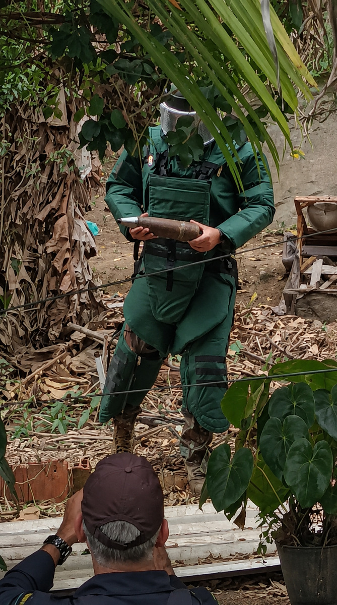 Ex&eacute;rcito recolhe muni&ccedil;&atilde;o antiga de morteiro em Para&iacute;ba do Sul