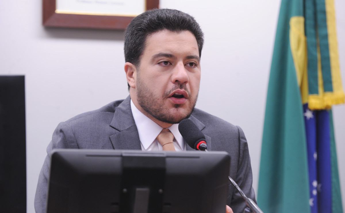 Taxa das blusinhas volta a travar no Congresso