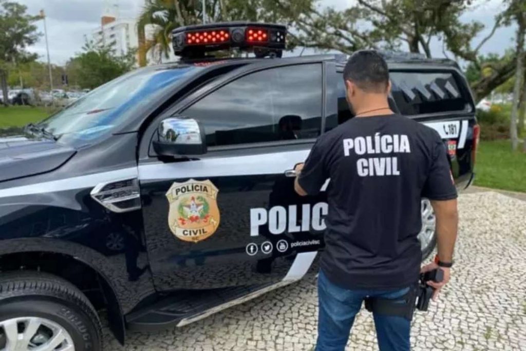 Falso an&uacute;ncio de carro levava v&iacute;timas para emboscadas em Belford Roxo, aponta den&uacute;ncia contra 26