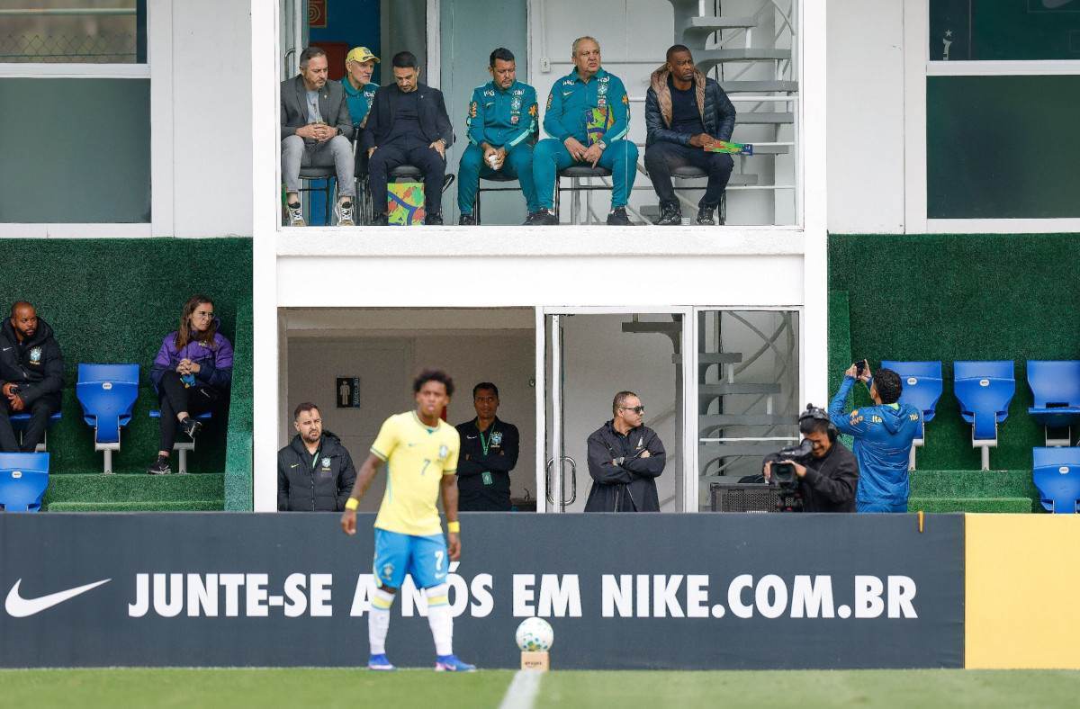 Diretoria de Sele&ccedil;&otilde;es acompanha jogo do Sub‑20