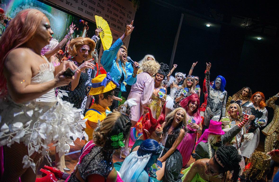 BRASILIANAS | Integra&ccedil;&atilde;o entre Arte Drag e Biodanza ter&aacute; nova forma&ccedil;&atilde;o art&iacute;stica no Guar&aacute;