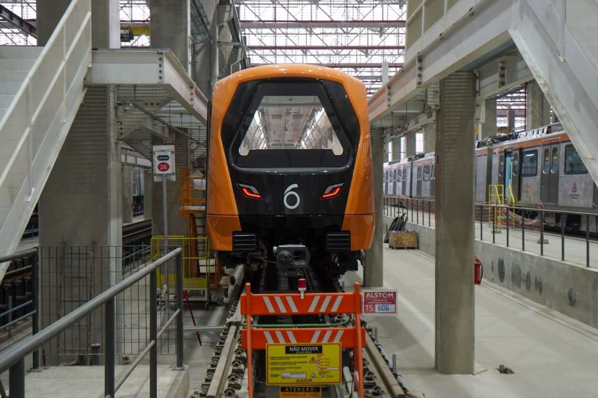 Linha 6‑Laranja recebe 14&ordm; trem para ampliar opera&ccedil;&atilde;o do novo ramal