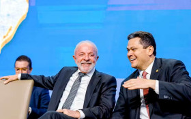 Alcolumbre destrava fim da 6x1 e PEC da Seguran&ccedil;a ap&oacute;s conversa com Lula