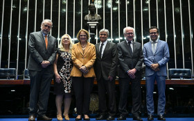 Senado faz homenagem aos 69 anos da Associa&ccedil;&atilde;o Brasileira de Jornalistas de Turismo
