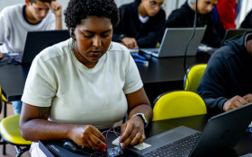 JUVRio abre 3,5 mil vagas em cursos de ingl&ecirc;s, tecnologia e audiovisual