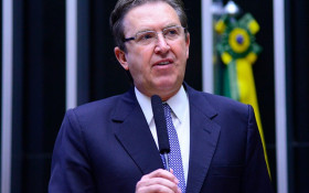 Projeto prop&otilde;e jornada m&aacute;xima de 30 horas para profissionais de enfermagem