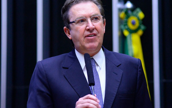 Projeto prop&otilde;e jornada m&aacute;xima de 30 horas para profissionais de enfermagem