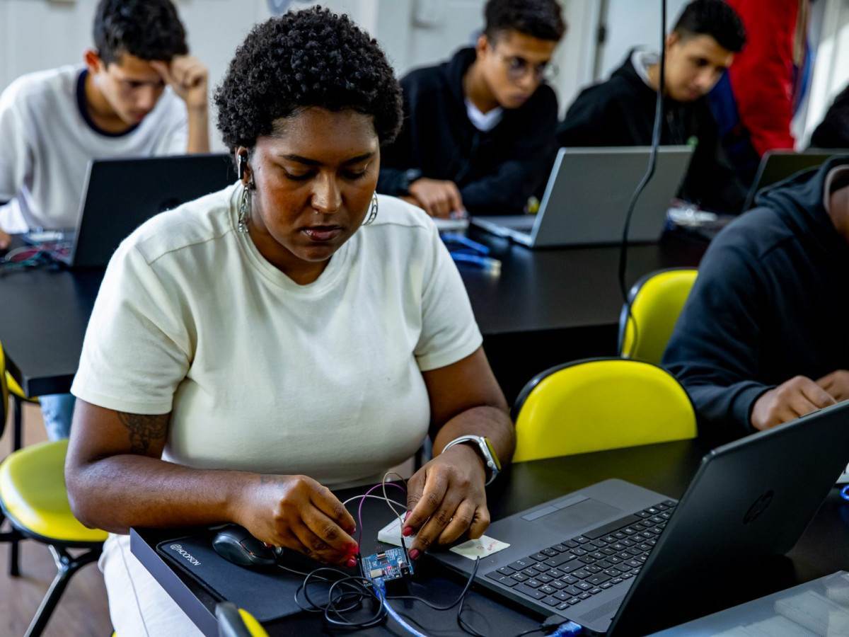 JUVRio abre 3,5 mil vagas em cursos de ingl&ecirc;s, tecnologia e audiovisual