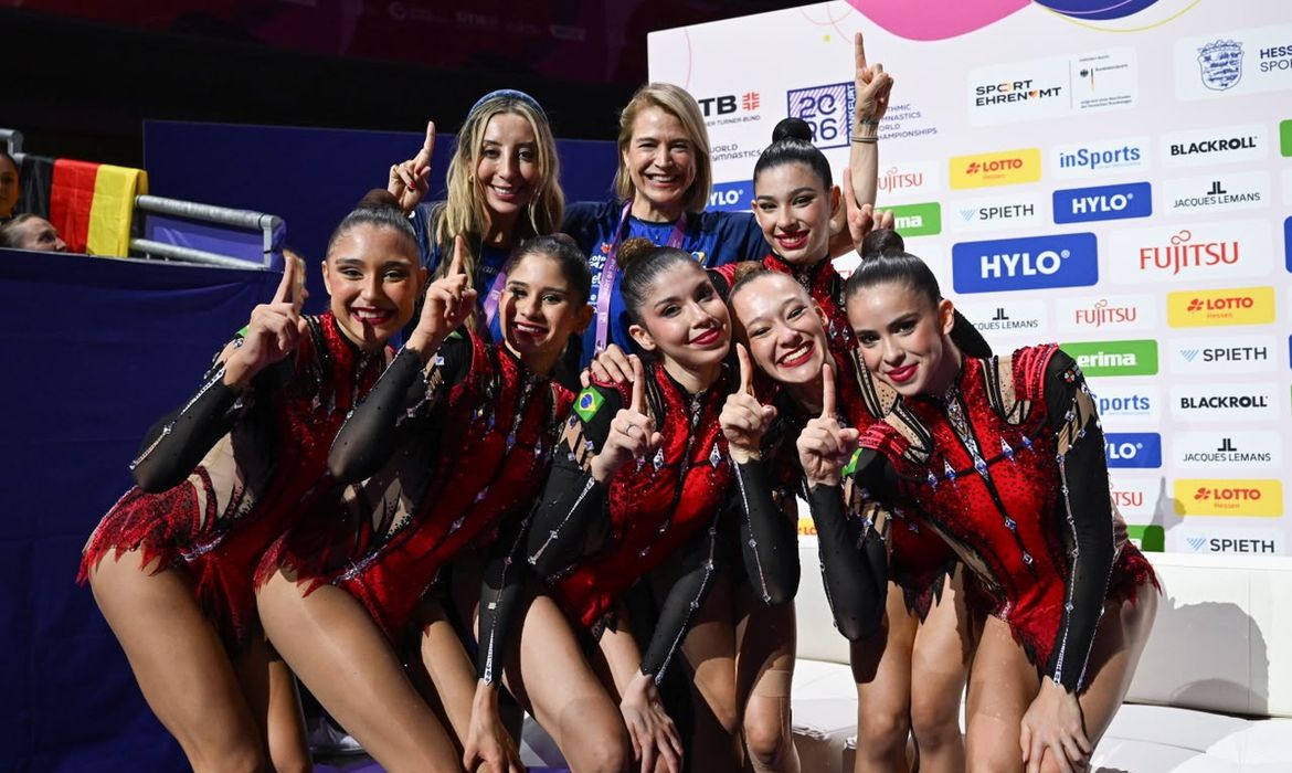 Brasil faz hist&oacute;ria e leva dois ouros no Mundial de gin&aacute;stica r&iacute;tmica