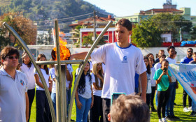 Cerim&ocirc;nia no Est&aacute;dio Municipal abre os Jogos Estudantis de Angra dos Reis 2026