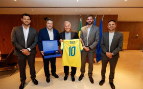 CBF recebe a "ben&ccedil;&atilde;o do Galinho" para a base