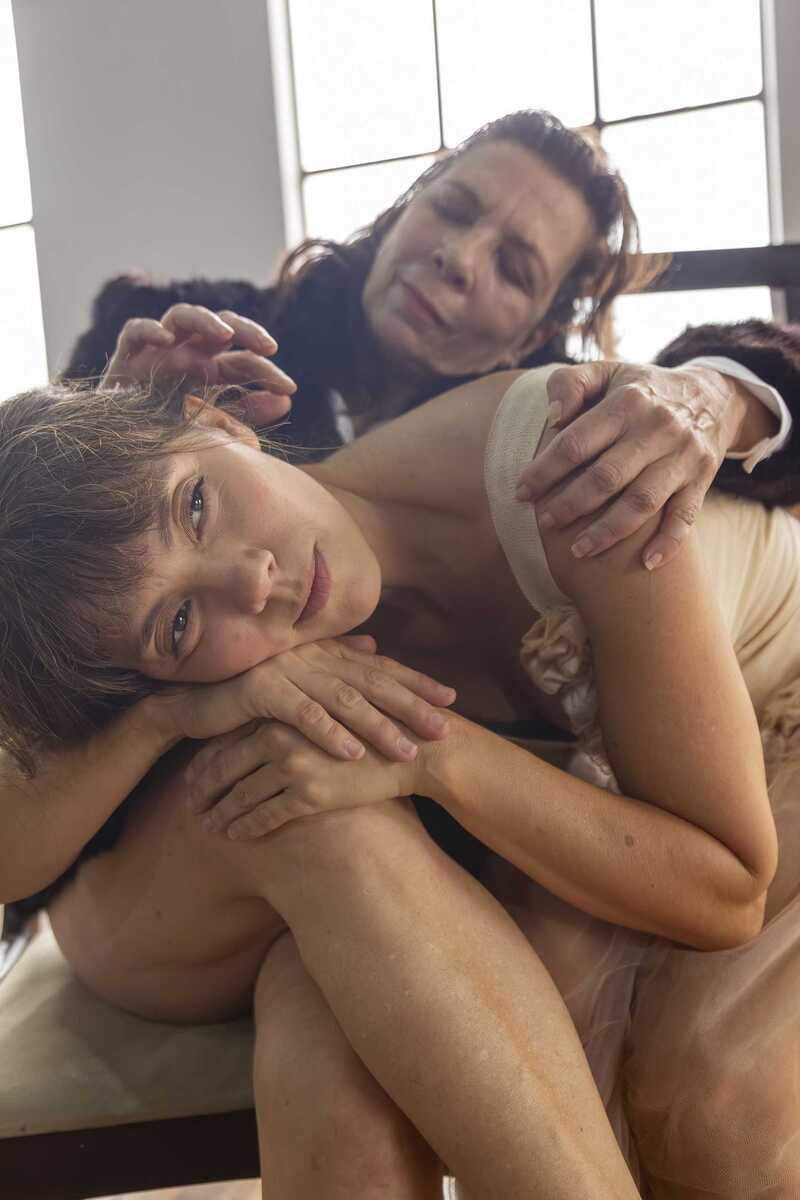 O corpo ausente que ocupa o palco
