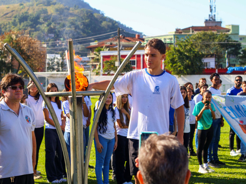 Cerim&ocirc;nia no Est&aacute;dio Municipal abre os Jogos Estudantis de Angra dos Reis 2026