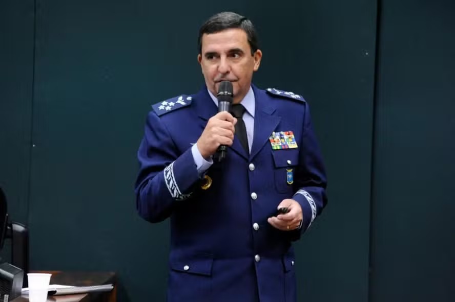 Ex‑comandante da FAB diz que Brasil viveu risco de golpe ap&oacute;s derrota de Bolsonaro